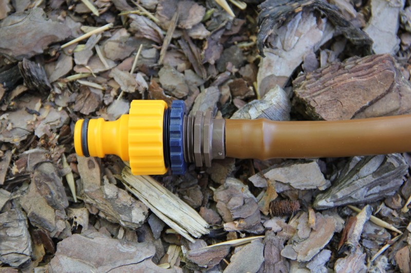 Přípojka pro kapkovací a distribuční hadici 16 mm na vodovodní hadici 1/2 ” závit 03